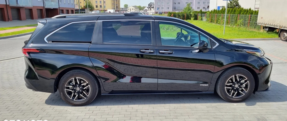 Toyota Sienna cena 214000 przebieg: 45000, rok produkcji 2021 z Turek małe 254